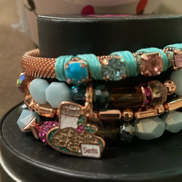 BP Holiday Stack 2023 Edition - Picture 1 of 4